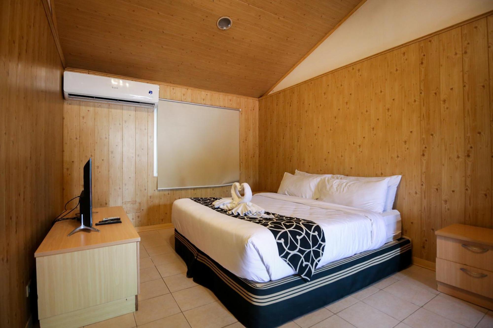 Deluxe Room,1499911264:JPEG